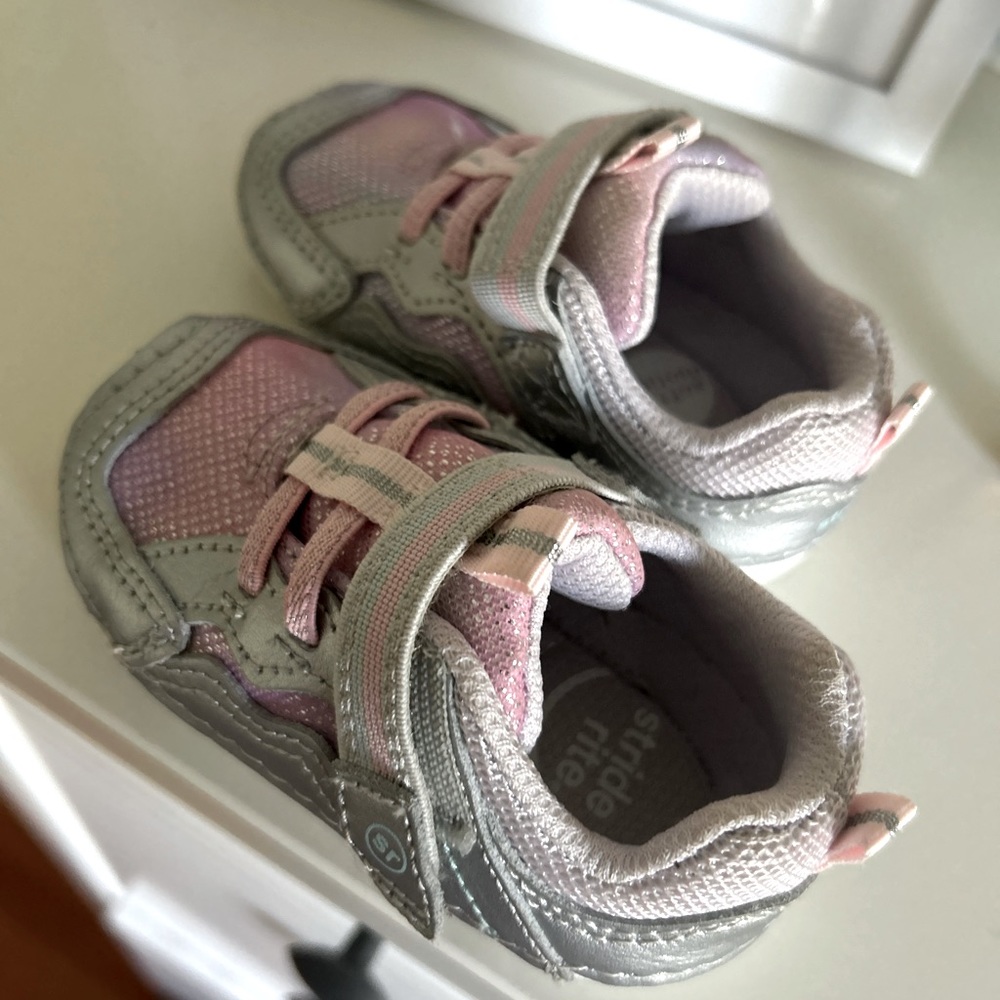 StrideRite First Walkers - Size 4 - Never Worn
